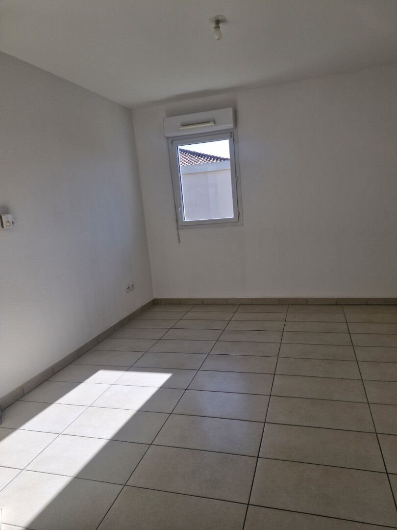 Appartement à louer, 37m², La Crau