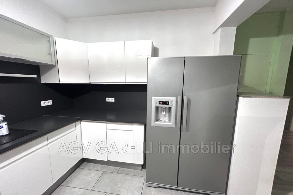 Maison à louer, 83m², Hyères