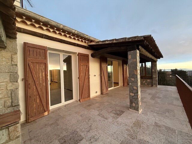 Maison à louer, 107m², Hyères