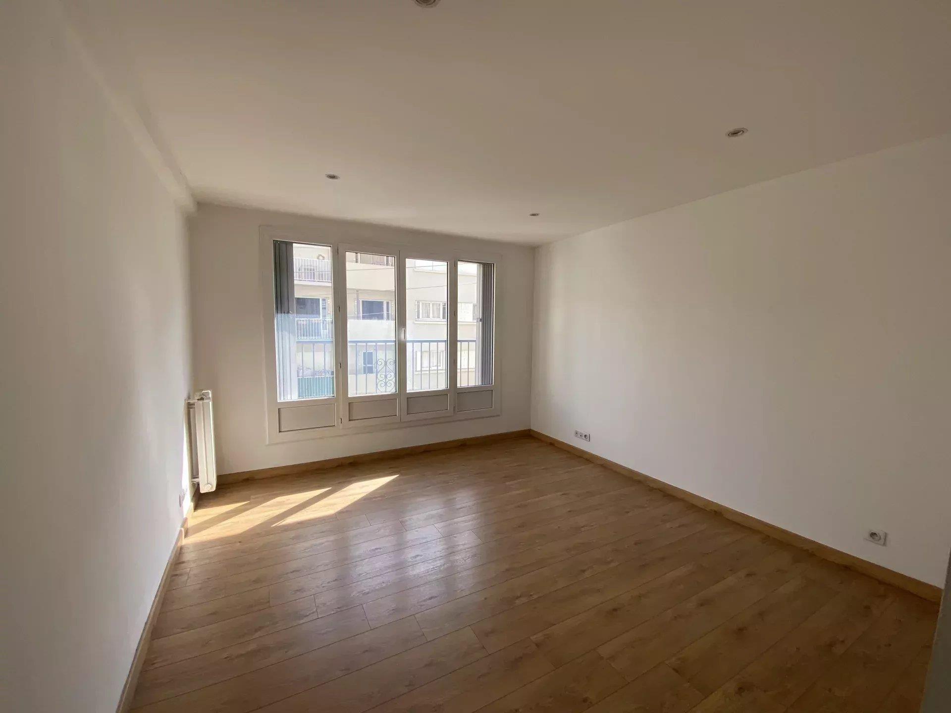 Appartement à louer, 47m², Toulon