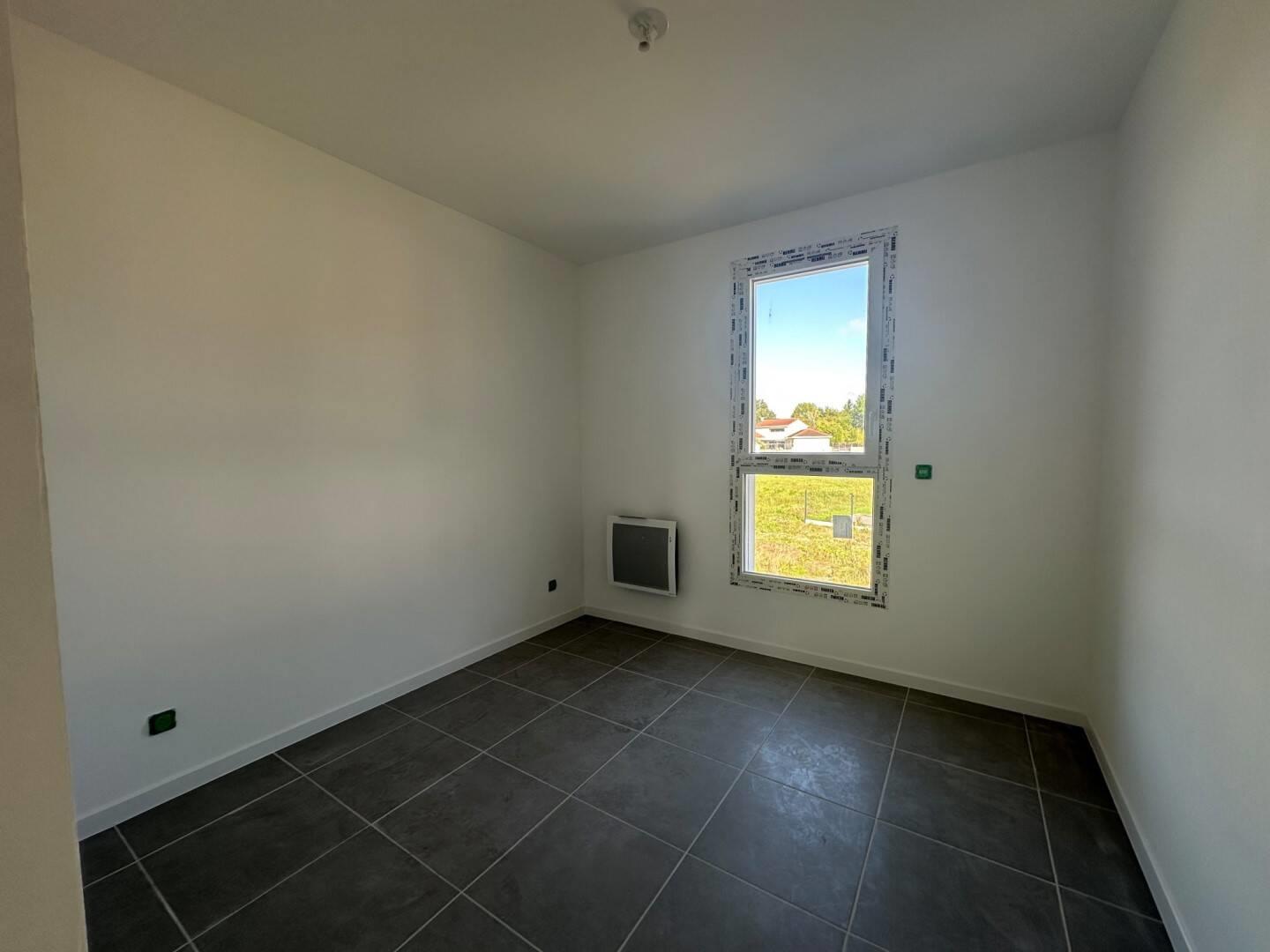 Maison à louer, 82m², Saint-Julien-l'Ars