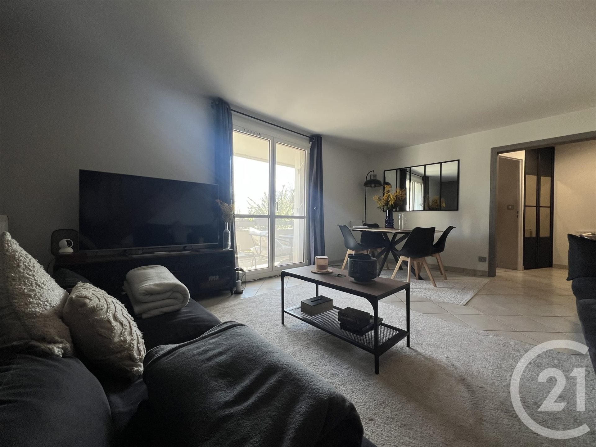 Appartement à louer, 90m², Etiolles