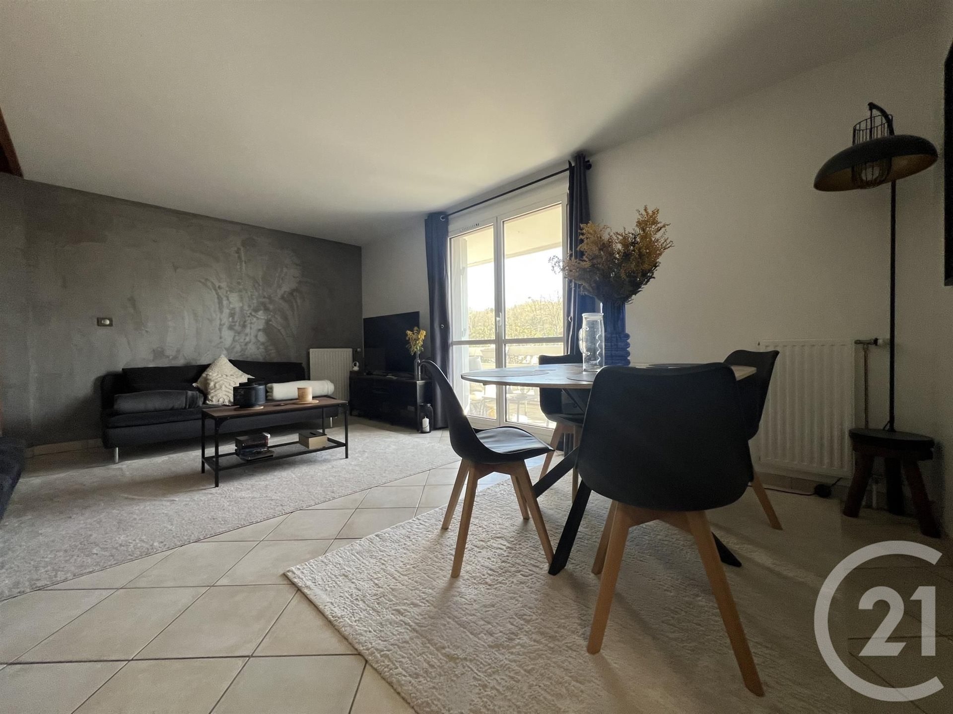 Appartement à louer, 90m², Etiolles