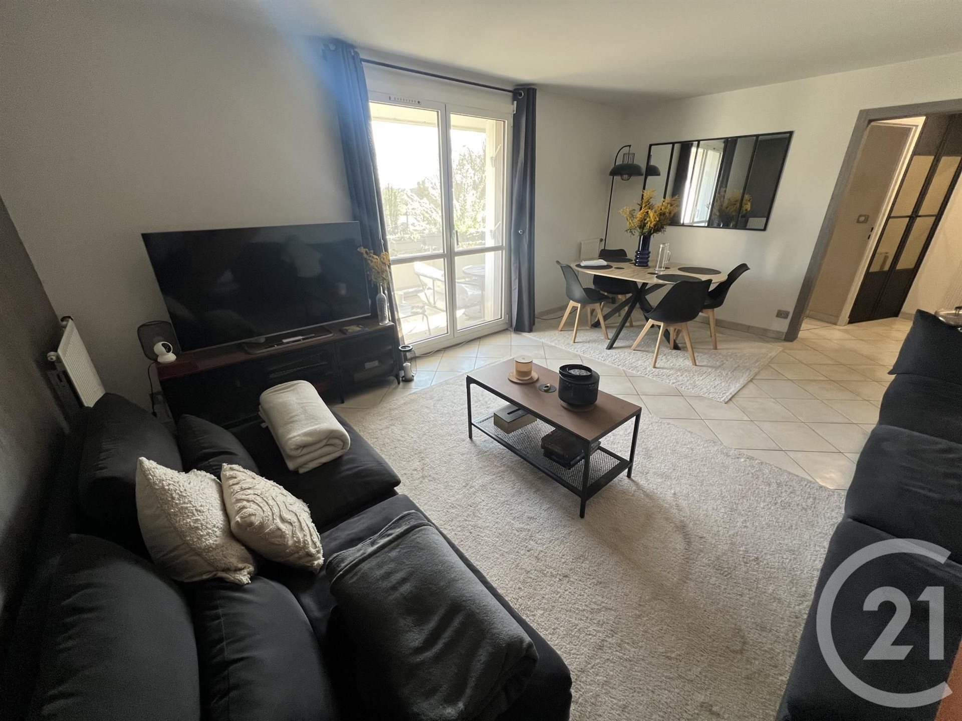 Appartement à louer, 90m², Etiolles