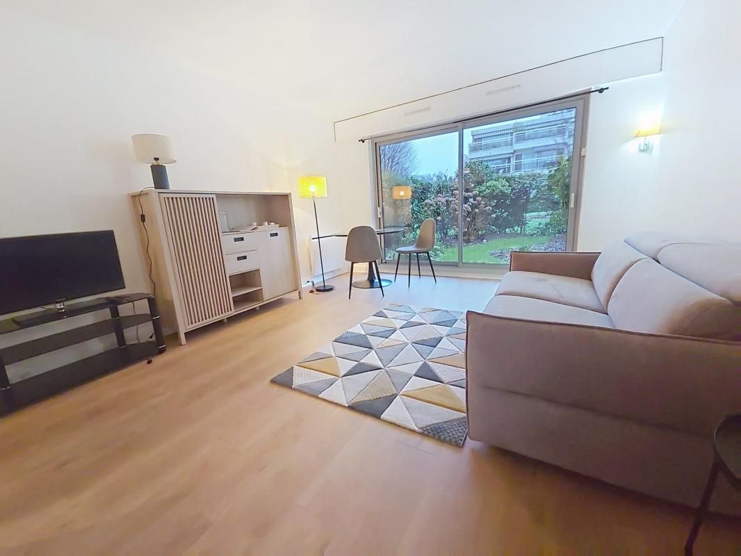 Appartement à louer, 29m², Garches