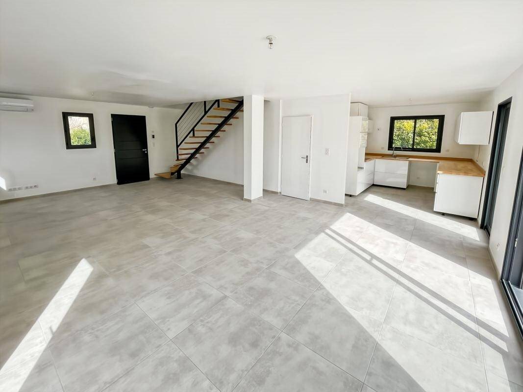 Maison à louer, 108m², Roquefort-la-Bédoule