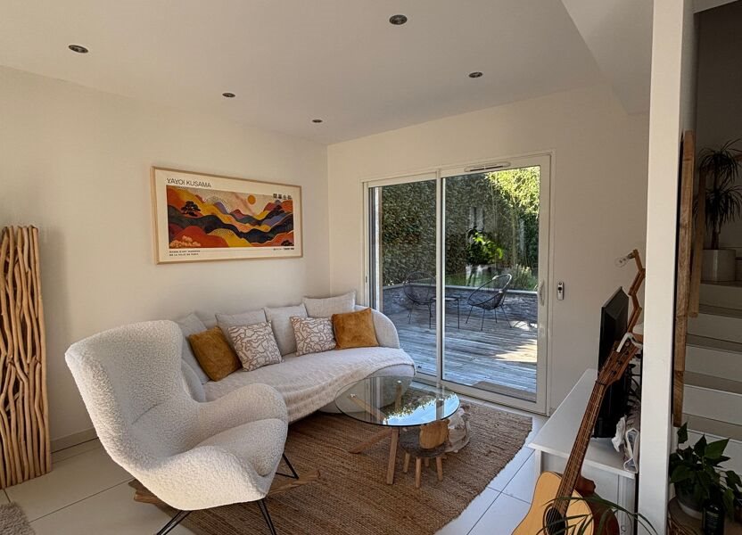 Maison à louer, 91m², Gex