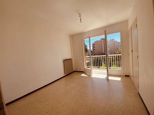 Apartment type 3 close to city center and beach