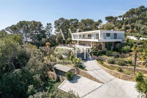 Californische villa - panoramisch uitzicht op zee