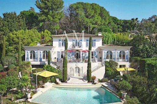 Superbe propriété avec vue sur la baie de Cannes