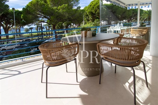Cannes Croisette - Appartement 3 pièces de 80 m2 - Vue dégagée Mer