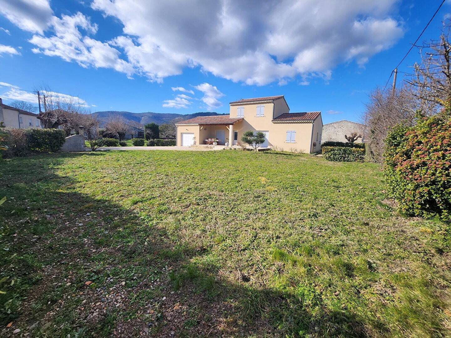 Maison à louer, 133m², Alba-la-Romaine