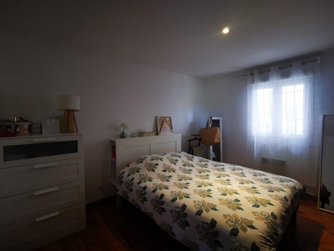 Maison à louer, 82m², Estézargues