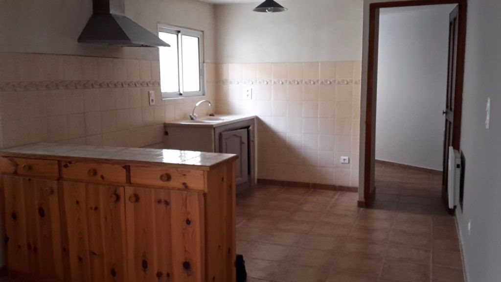 Maison à louer, 67m², Estézargues