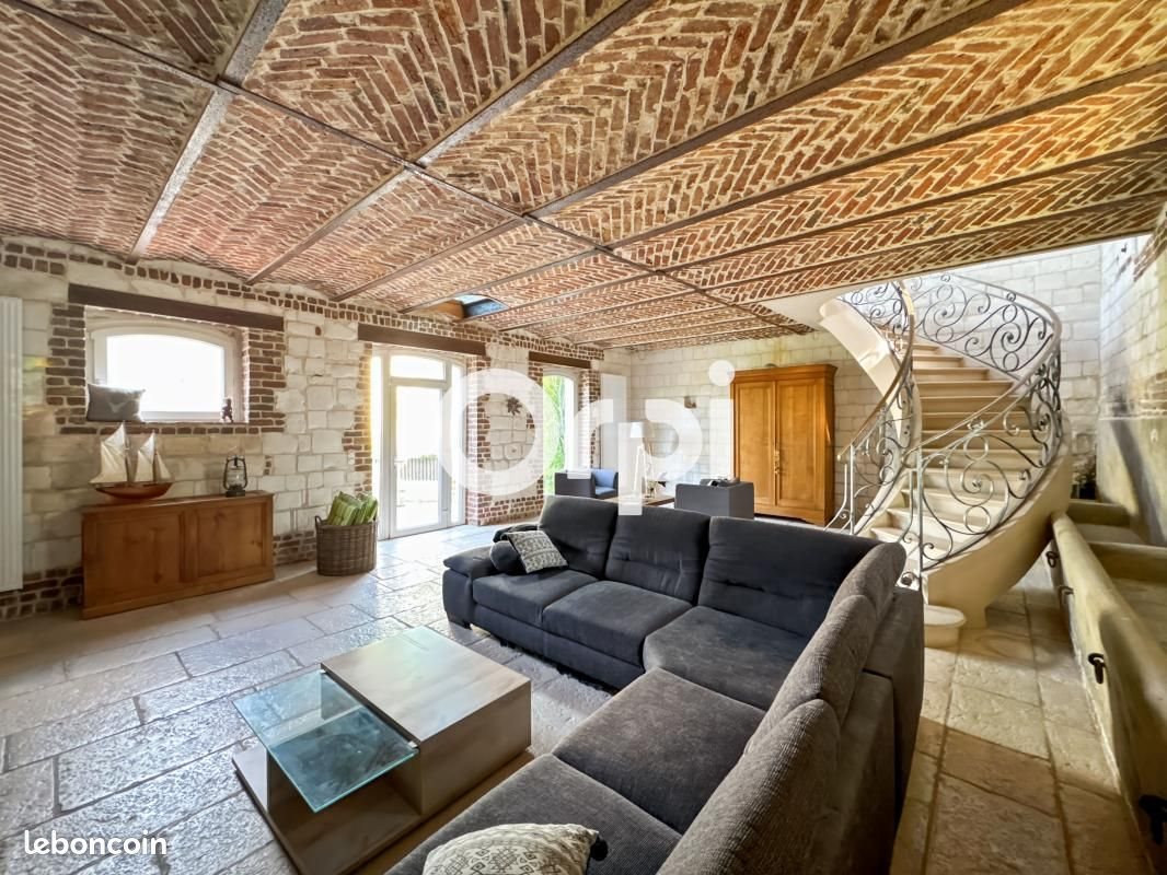 Maison à vendre, 294m², Mont-Saint-Eloi