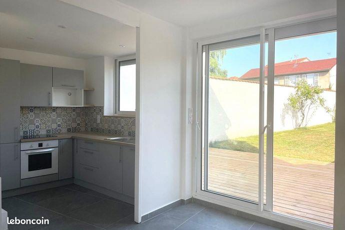 Maison à louer, 110m², Feurs