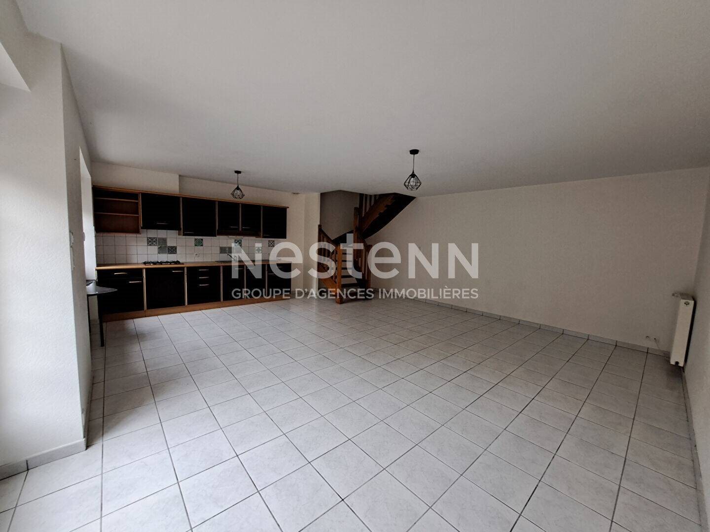 Maison à louer, 75m², Treffléan