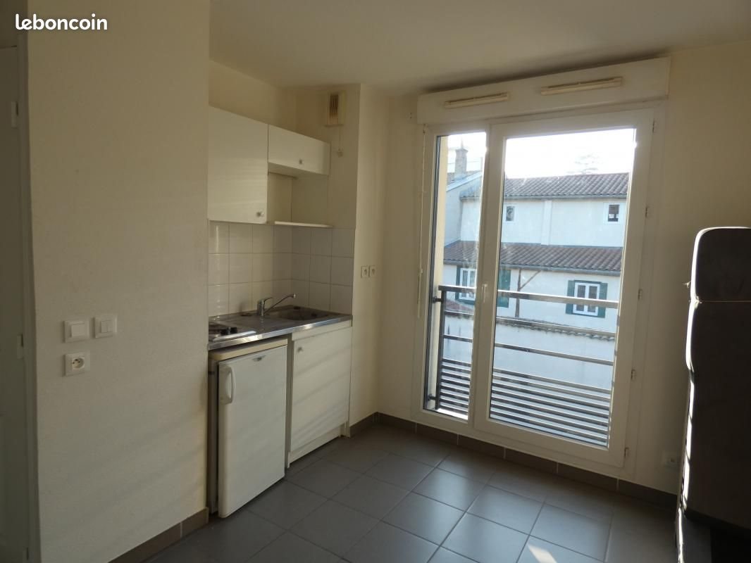 Appartement à louer, 20m², Saint-Genis-Laval