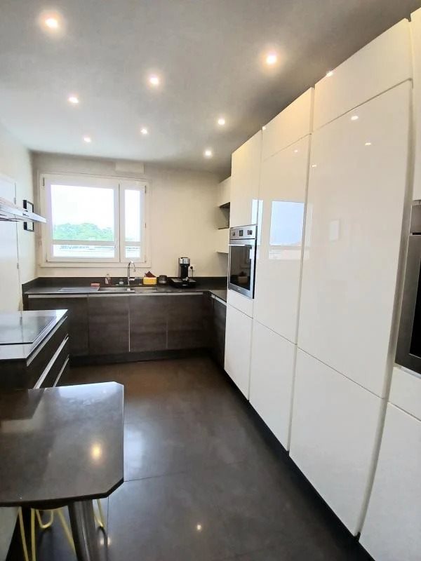 Appartement à louer, 110m², Paris 19ème