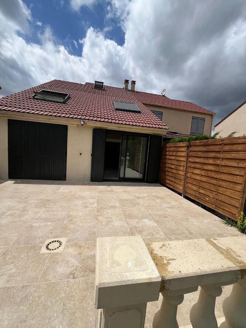 Maison à louer, 127m², Emerainville