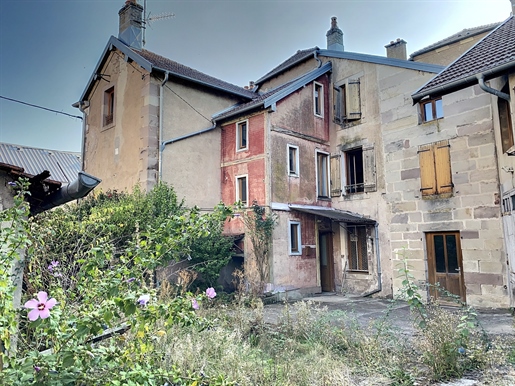 Vente immeuble à rénover, sur terrain de 666 m2 Luxeuil-les-Bains 91 800 euros
