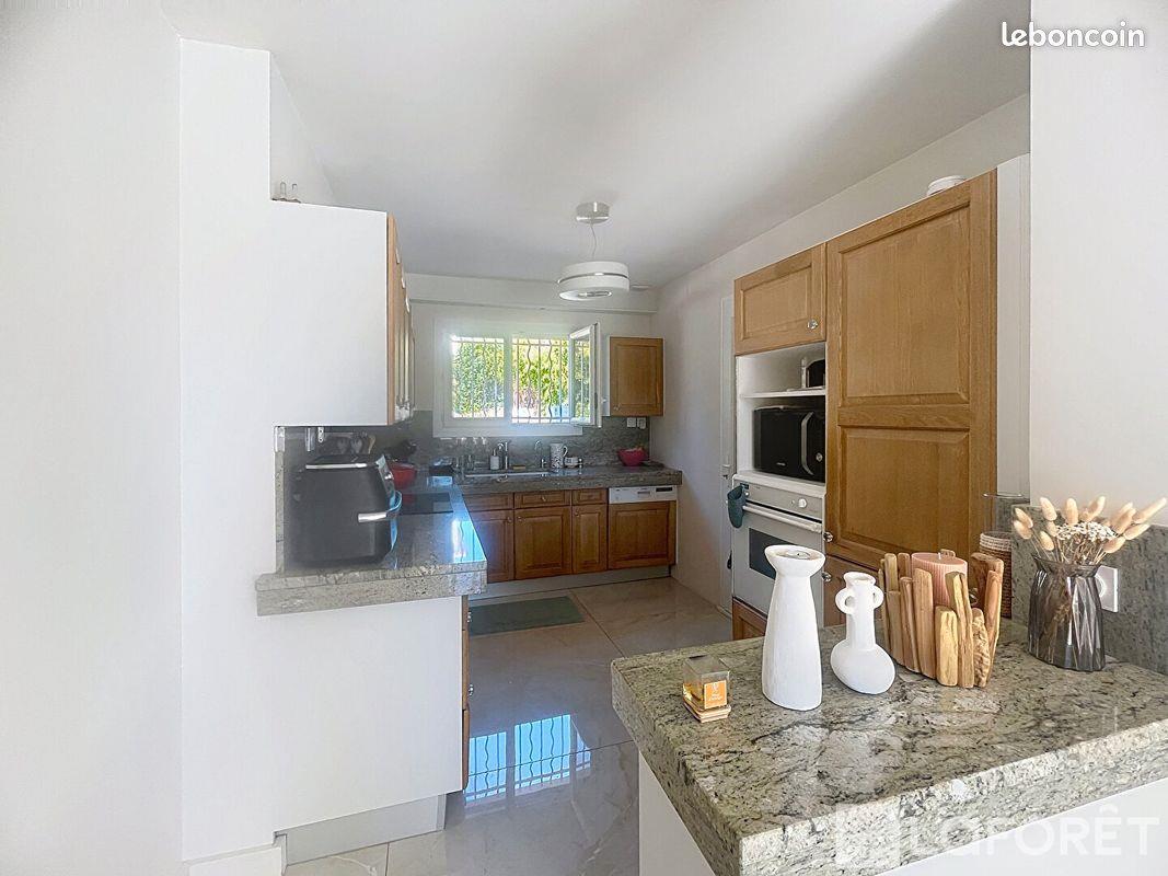 Maison à louer, 105m², Hyères