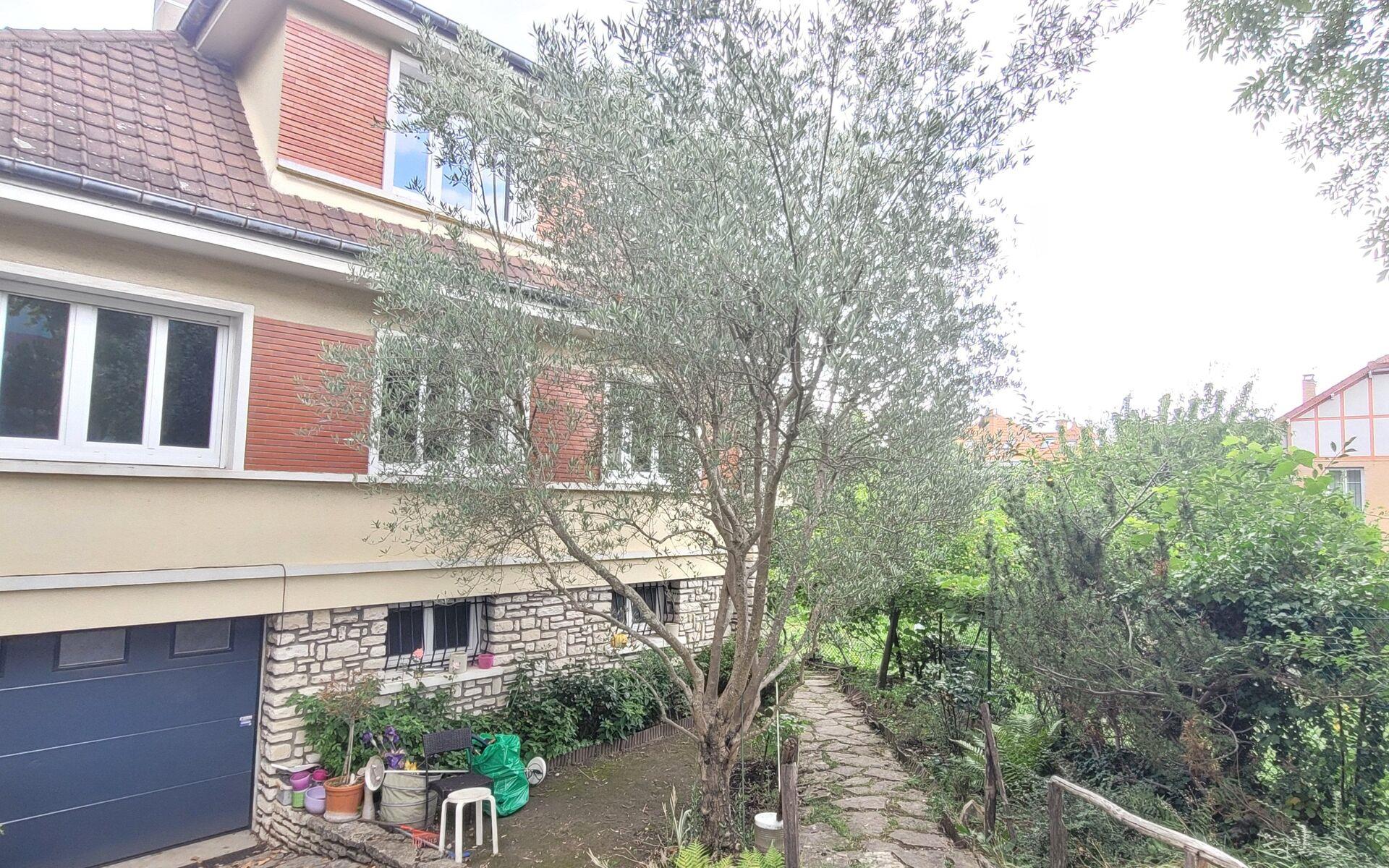 Maison à louer, 121m², Issy-les-Moulineaux