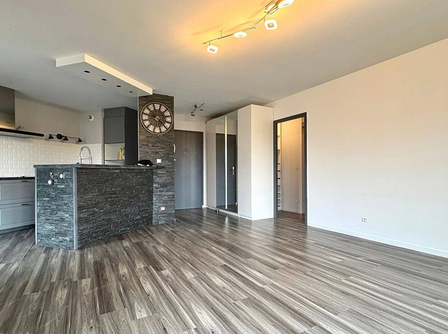 Appartement à louer, 68m², Emerainville