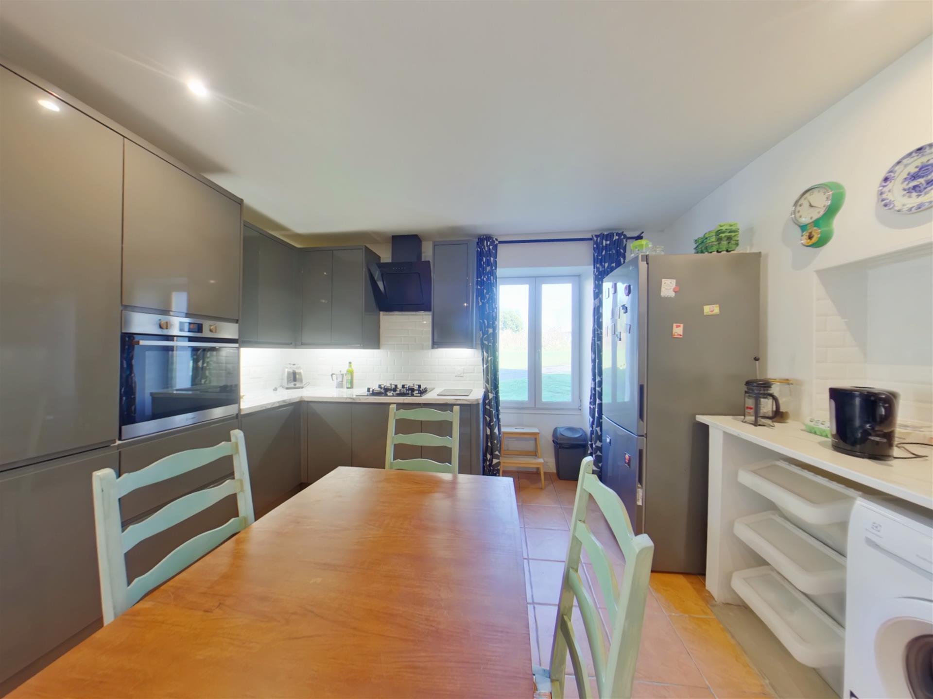 Maison avec gite  en bon état à Asnières sur Blour Sur Blour 86 avec dépendances et terrain