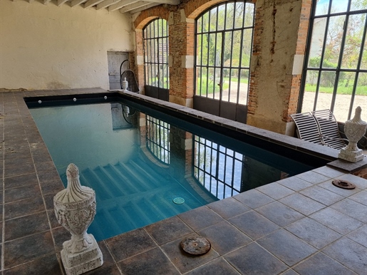 Prachtig 17e eeuws herenhuis met zwembad op 8,4 ha grond