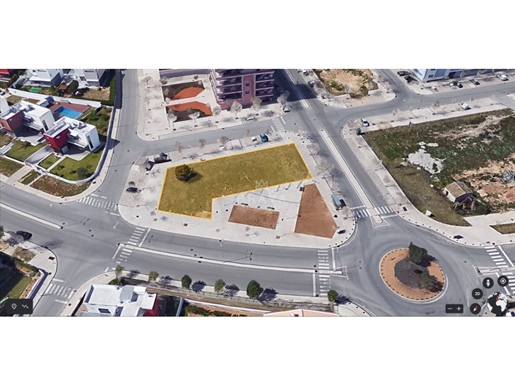 807M2 urban plot to build 28 homes in the centre of Loulé