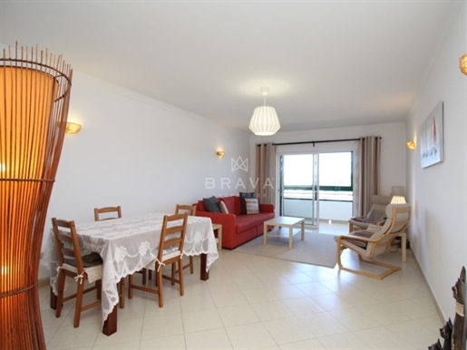 2 bedroom flat with 98m2 600m from the beach