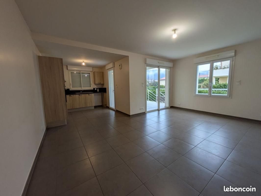 Appartement à louer, 66m², Sablons