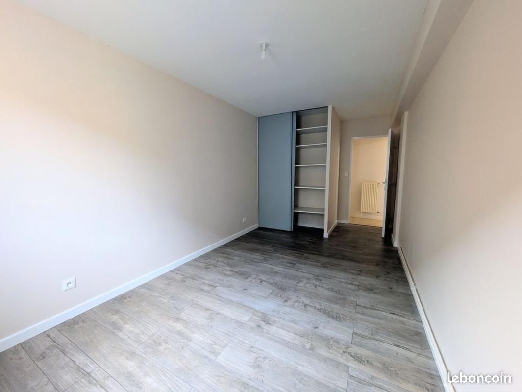 Appartement à louer, 82m², Condrieu