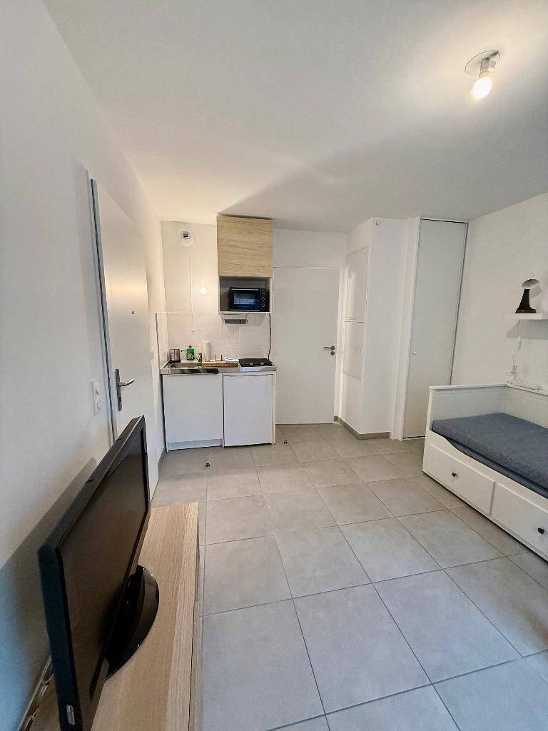 Appartement à louer, 18m², Saint-Etienne