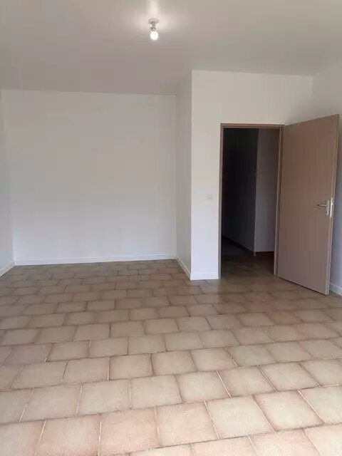 Appartement à louer, 79m², Albon
