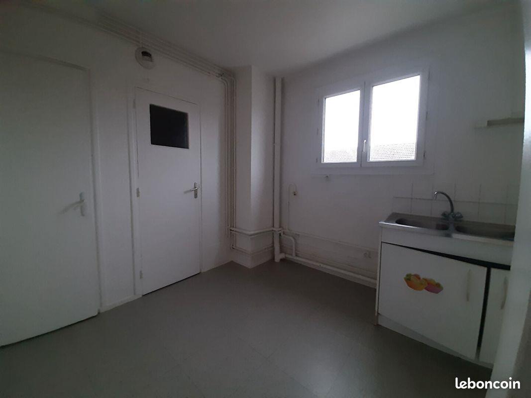 Appartement à louer, 71m², Le Manoir