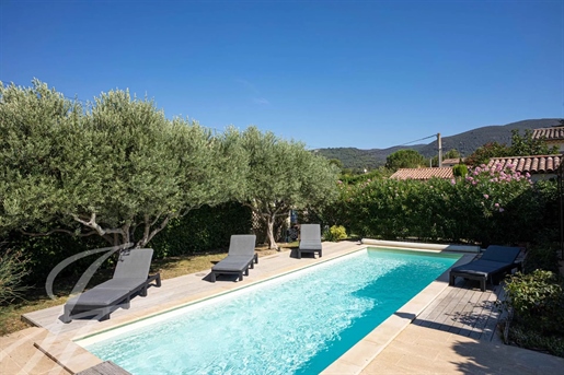 Lourmarin. Beautiful villa for sale with swimming pool located in a residential area