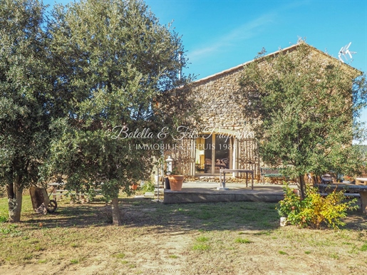 Provençal (farm)house