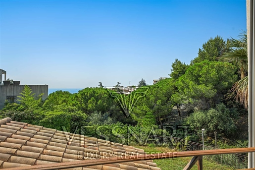 Charmante maison avec piscine et vue mer proche des commodités