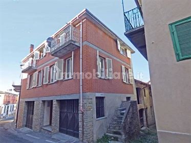 Single-family townhouse via Roma, Centro, Murazzano | 5+ rooms | 190 sqm