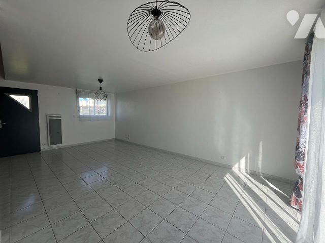 Maison à louer, 91m², Montfort-sur-Meu