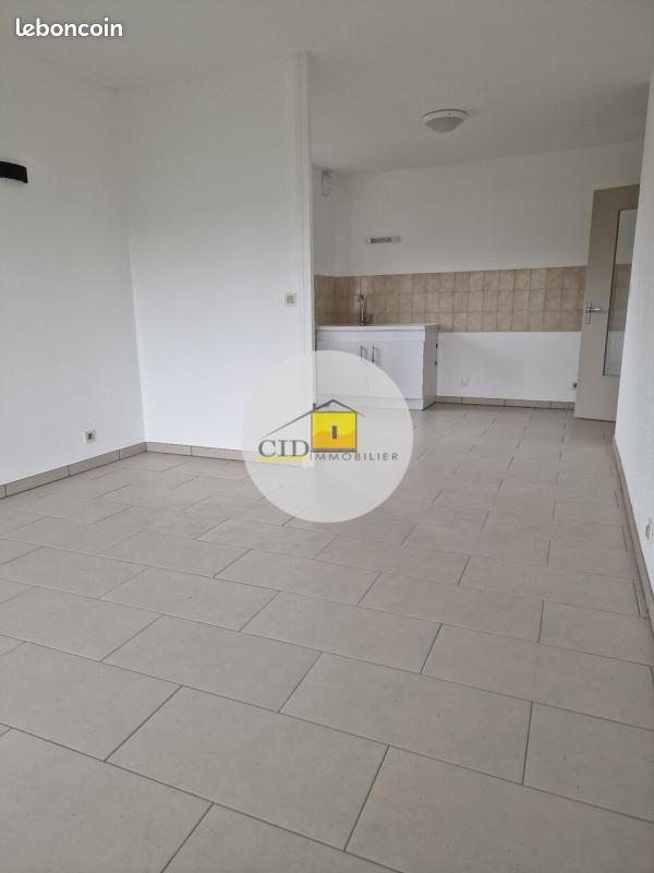 Appartement à louer, 43m², Saint-Laurent-de-Mure