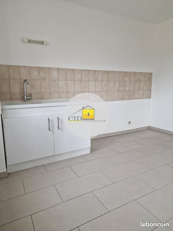 Appartement à louer, 43m², Saint-Laurent-de-Mure