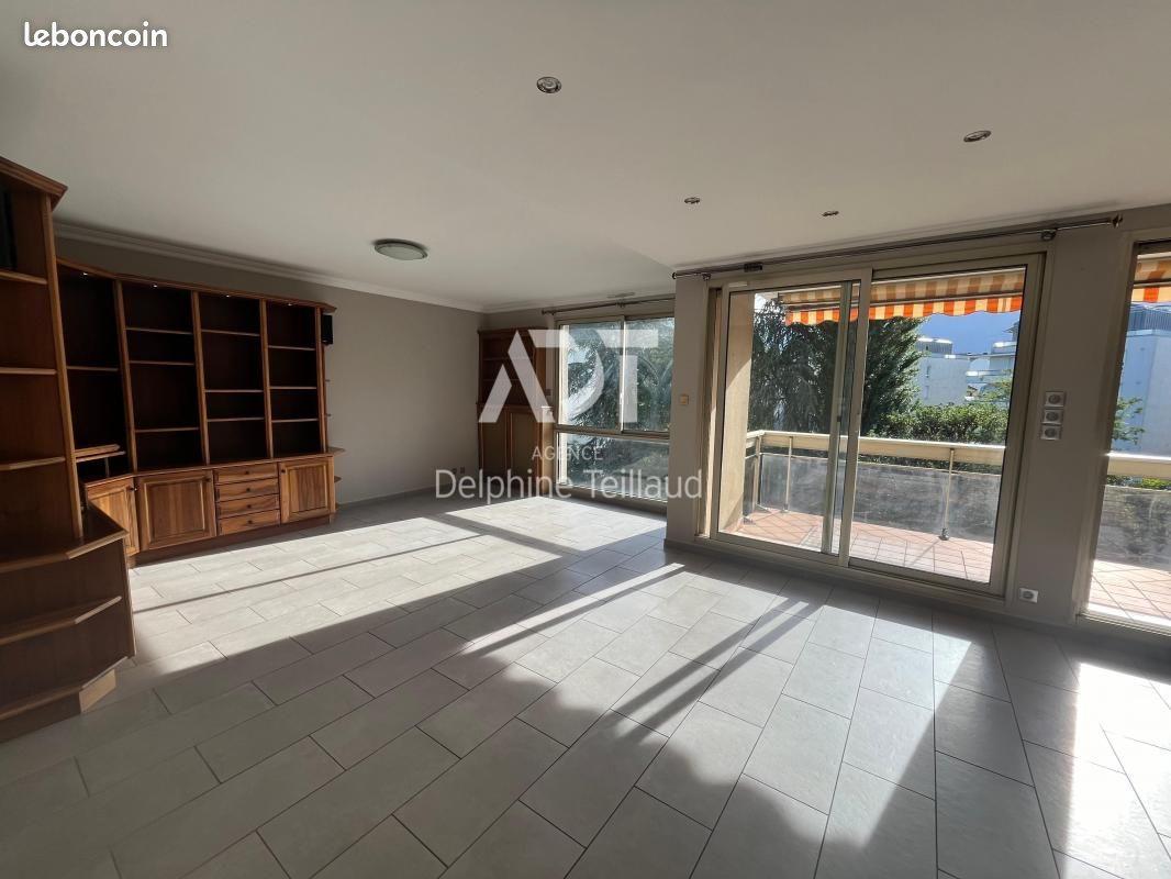 Appartement à louer, 80m², Grenoble