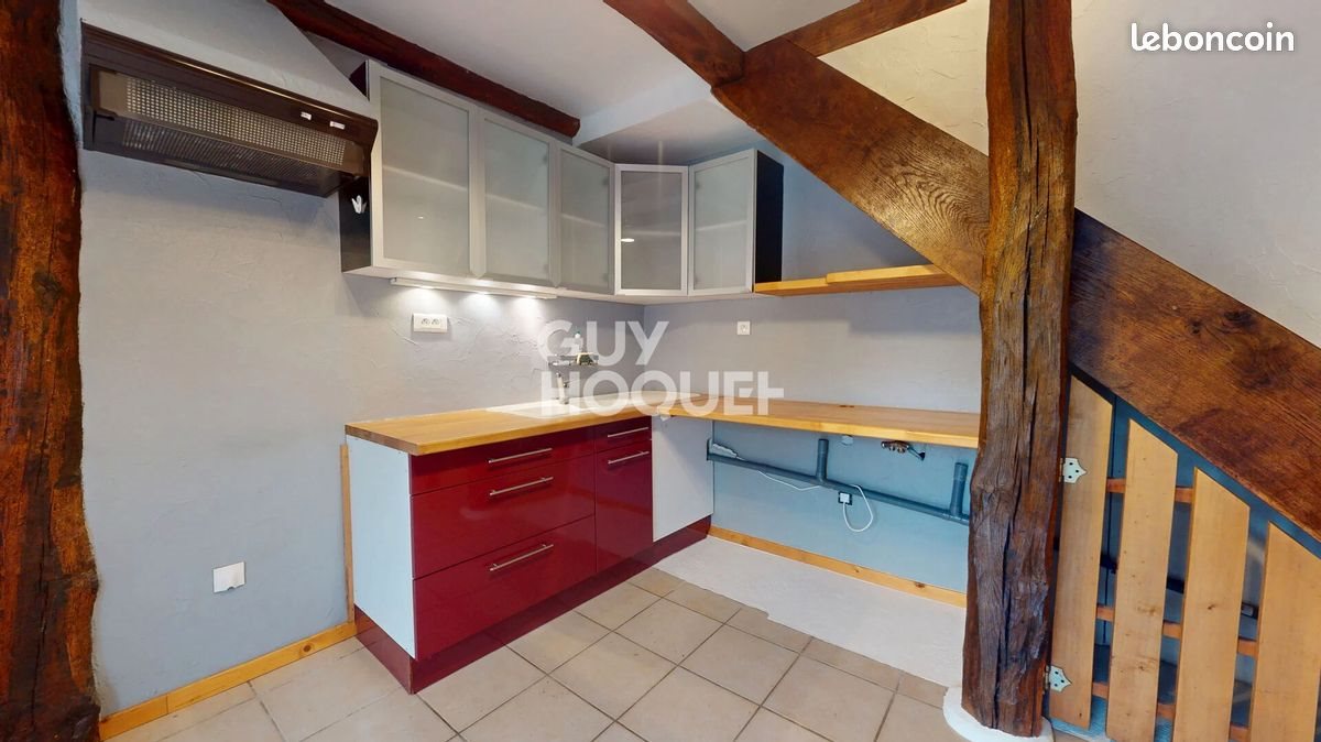 Maison à louer, 61m², Raze