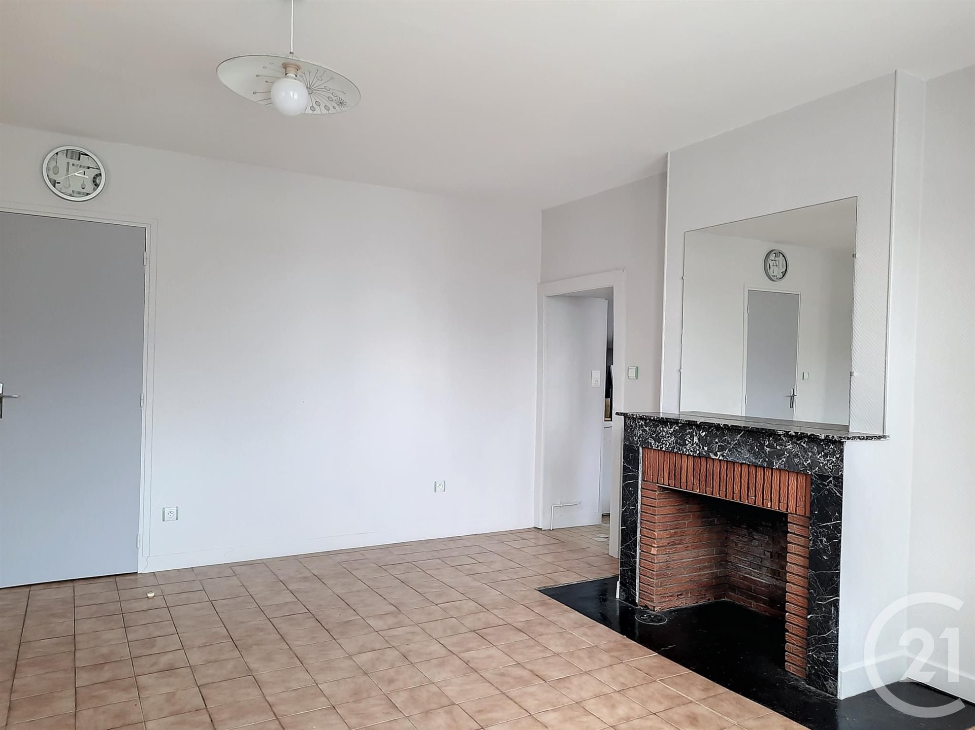 Maison à louer, 81m², Arconville