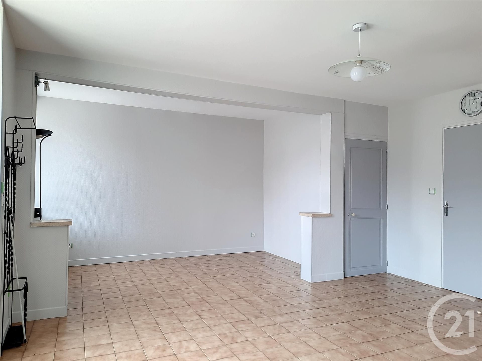 Maison à louer, 81m², Arconville