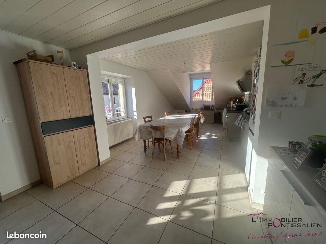 Appartement à louer, 63m², Ouhans