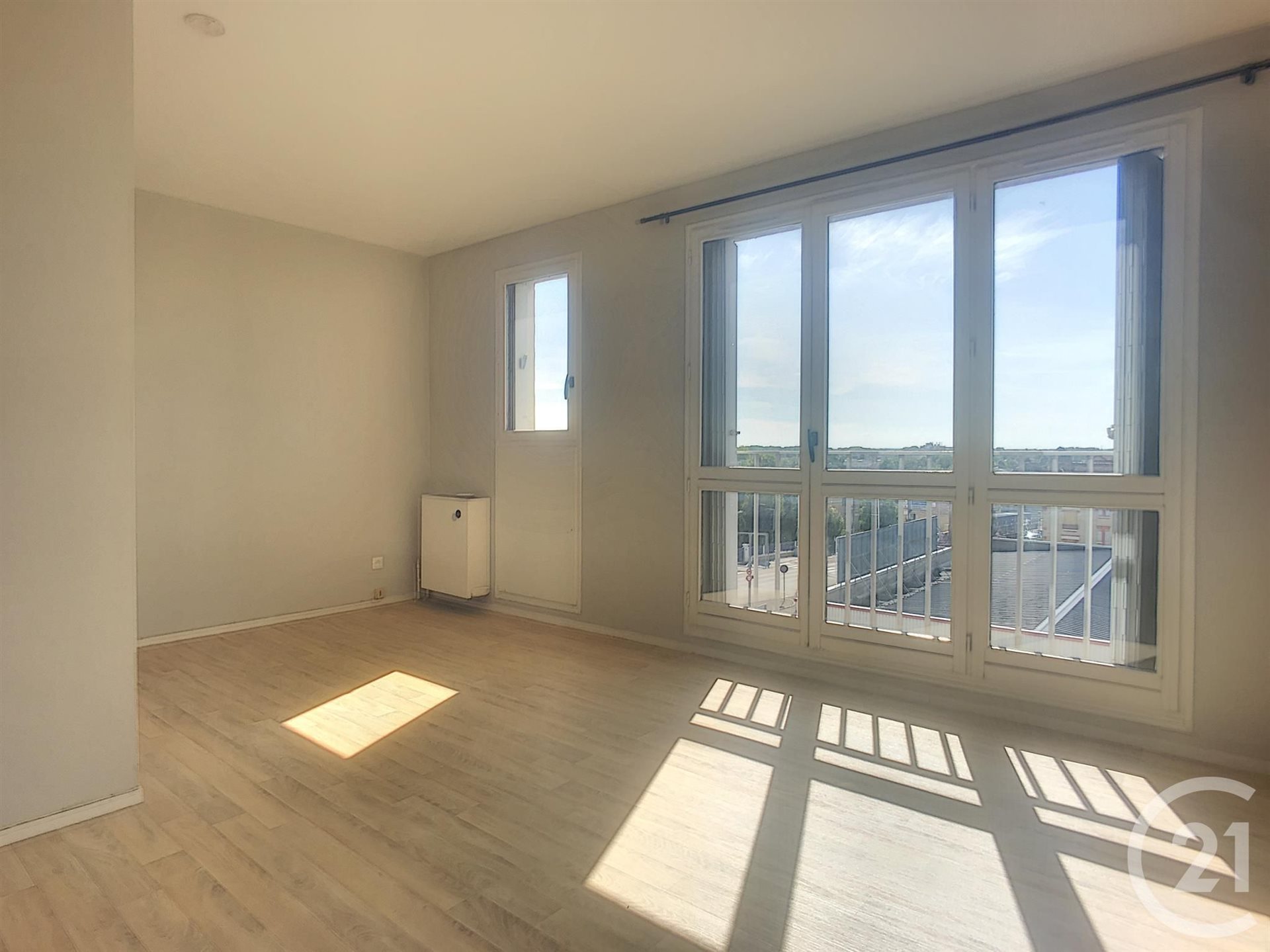 Appartement à louer, 27m², Saint-Julien-les-Villas